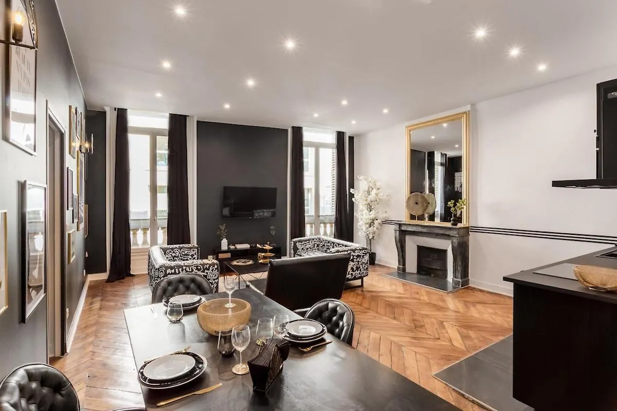 V2D Vivid Elegance Near Palais Royal 4P Apartman Párizs