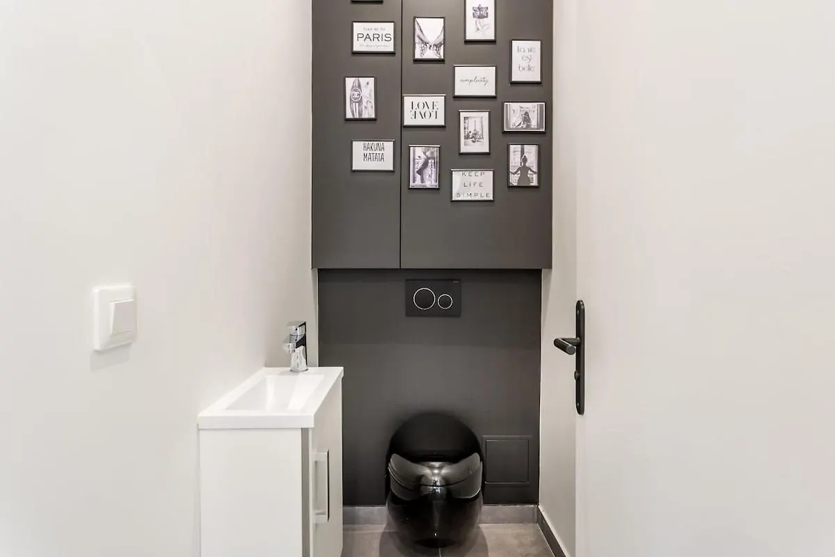 V2D Vivid Elegance Near Palais Royal 4P Apartment Paris 0*,  France