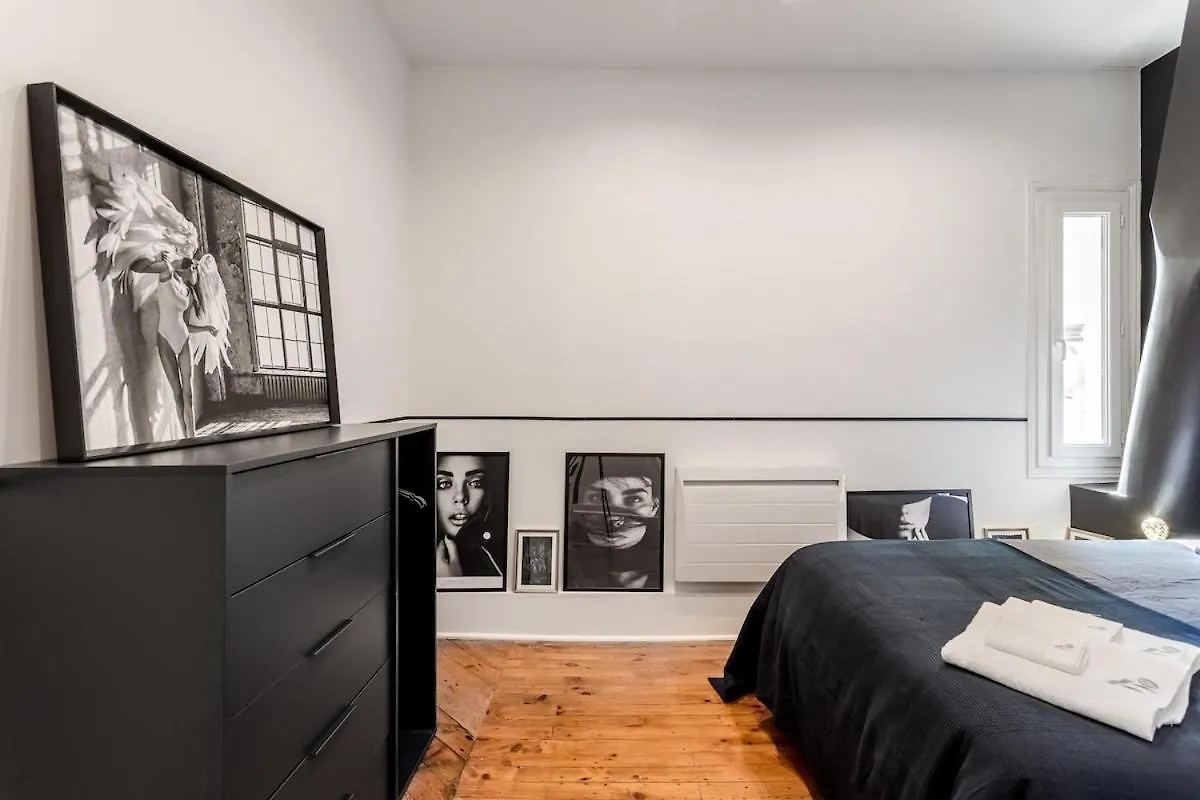 V2D Vivid Elegance Near Palais Royal 4P Apartment Paris 0*,  France