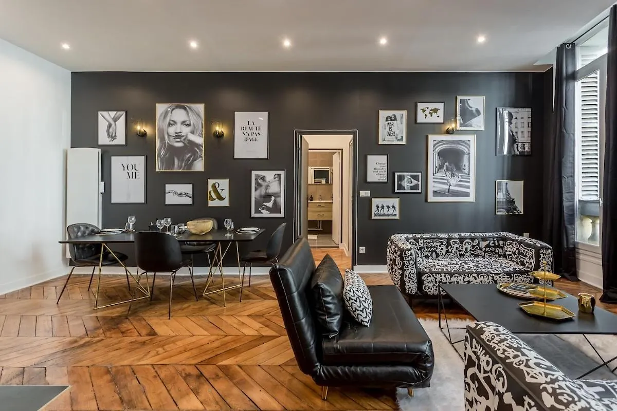 V2D Vivid Elegance Near Palais Royal 4P Apartment Paris 0*,  France